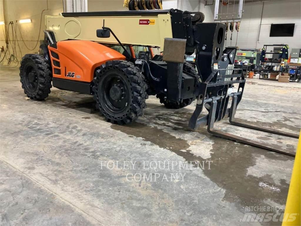 JLG 1255C Teleskooplaadurid