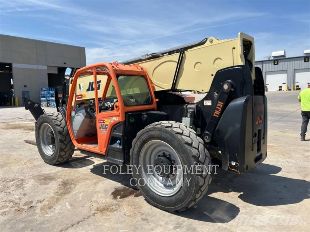 JLG 1255O Teleskooplaadurid