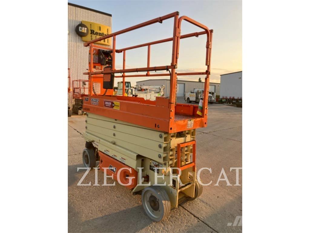 JLG 2632ES Käärtõstukid