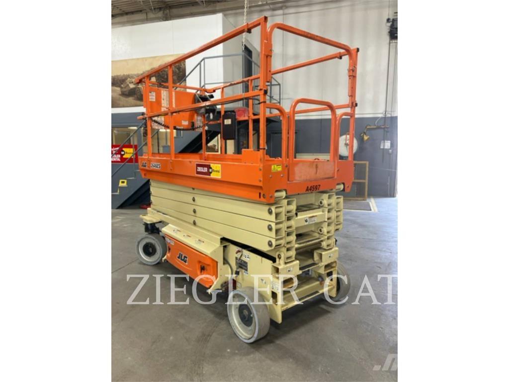 JLG 2646ES Käärtõstukid