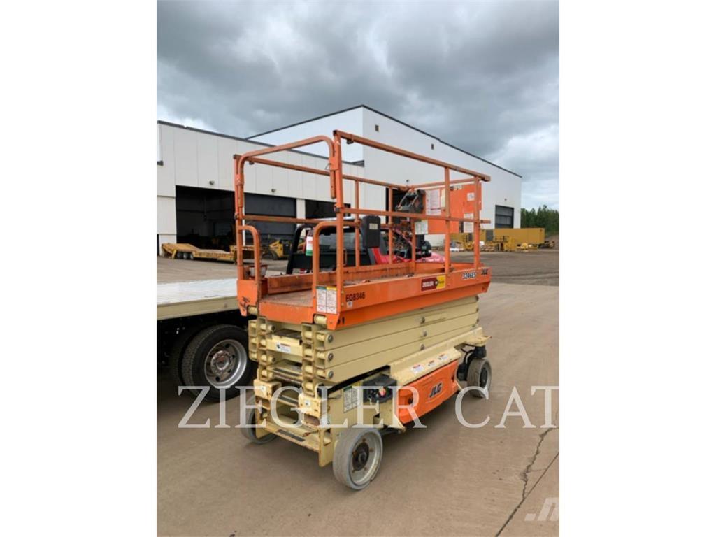 JLG 3246ES Käärtõstukid