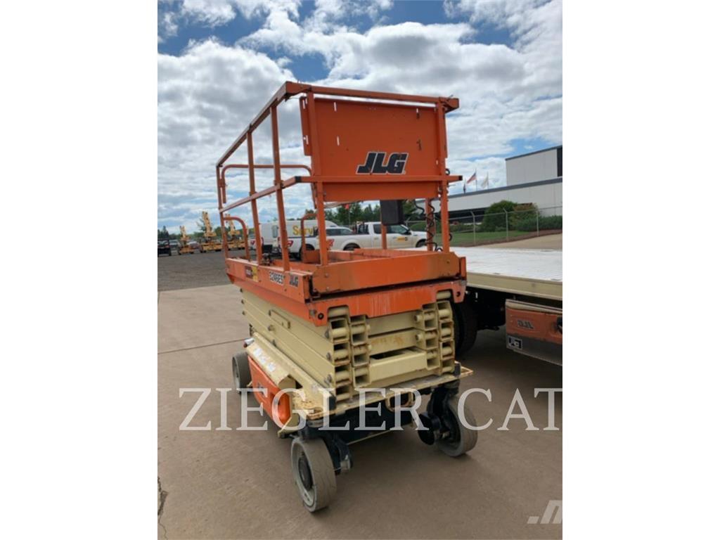 JLG 3246ES Käärtõstukid
