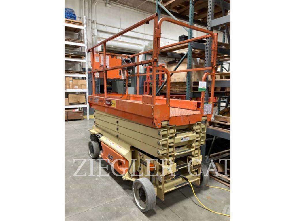 JLG 3246ES Käärtõstukid