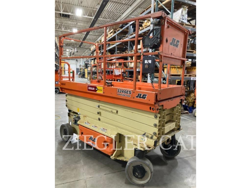 JLG 3246ES Käärtõstukid