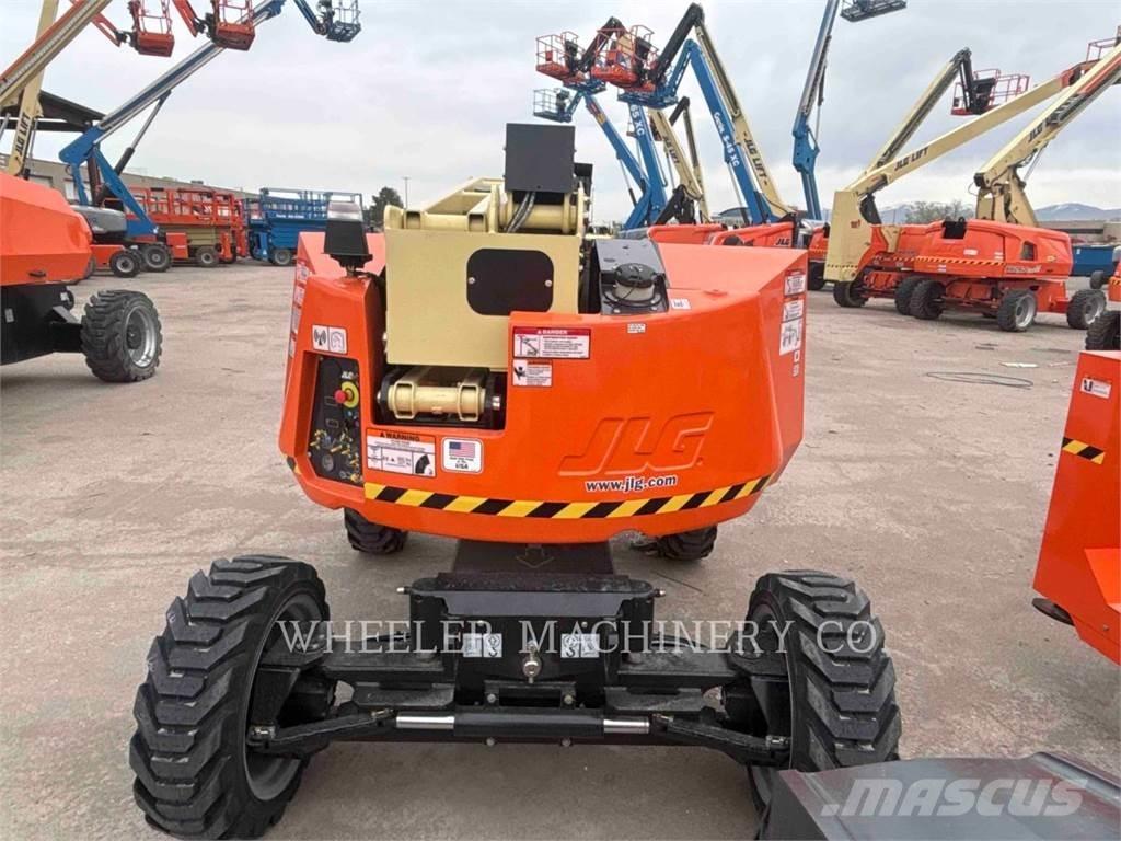 JLG 340AJ Iseliikuvad poomtõstukid