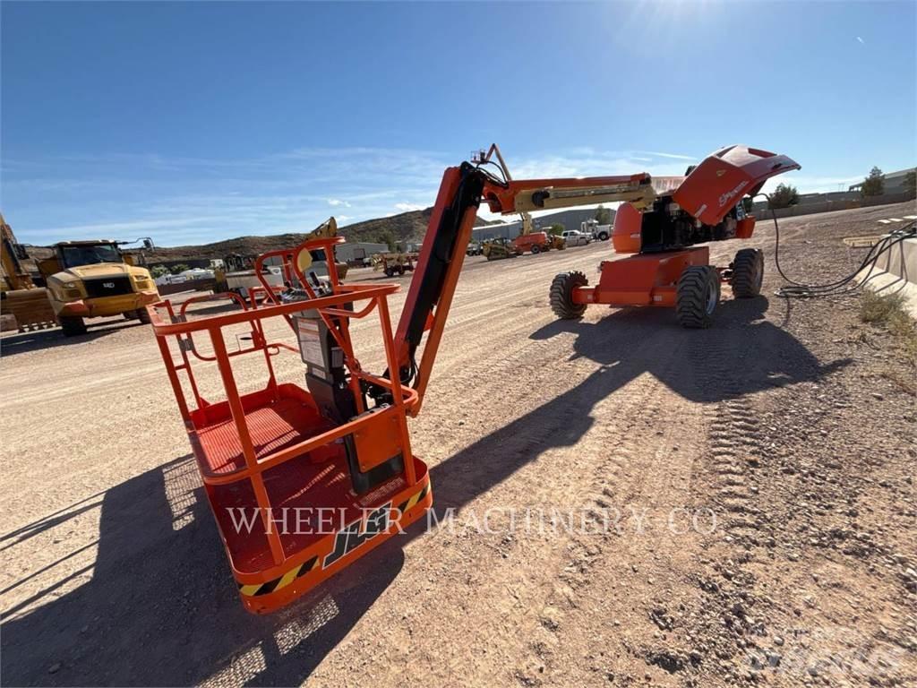 JLG 460SJ SP Iseliikuvad poomtõstukid