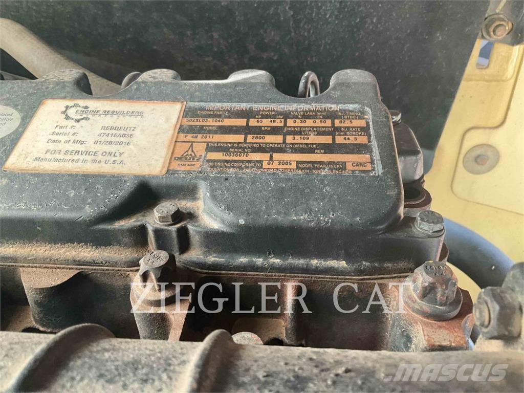 JLG 600S Iseliikuvad poomtõstukid