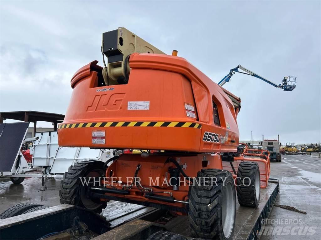 JLG 660SJ SP Iseliikuvad poomtõstukid