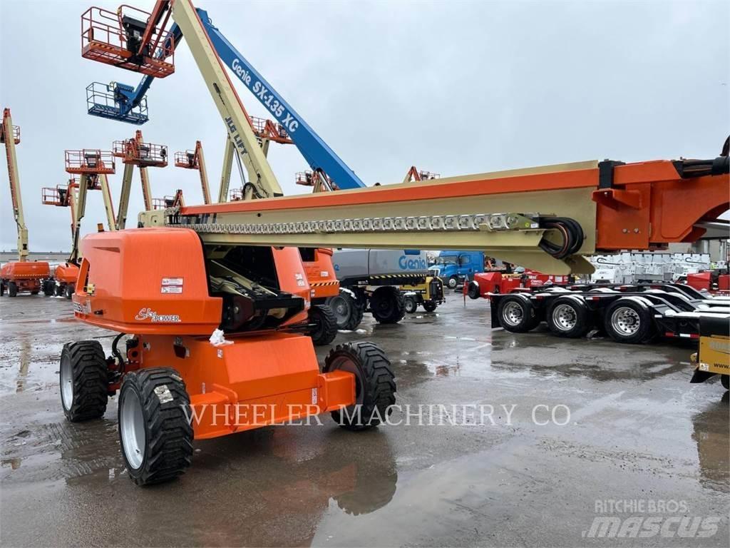 JLG 660SJ SP Iseliikuvad poomtõstukid