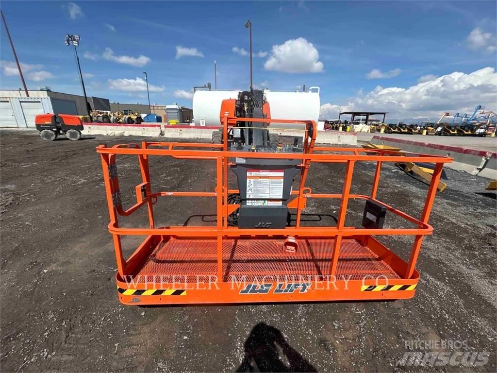 JLG 660SJ SP Iseliikuvad poomtõstukid