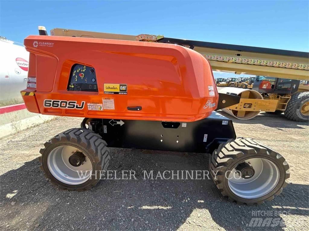 JLG 660SJ SP Iseliikuvad poomtõstukid