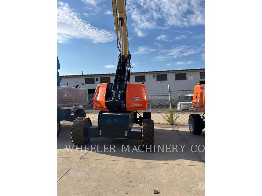 JLG 660SJ SP Iseliikuvad poomtõstukid