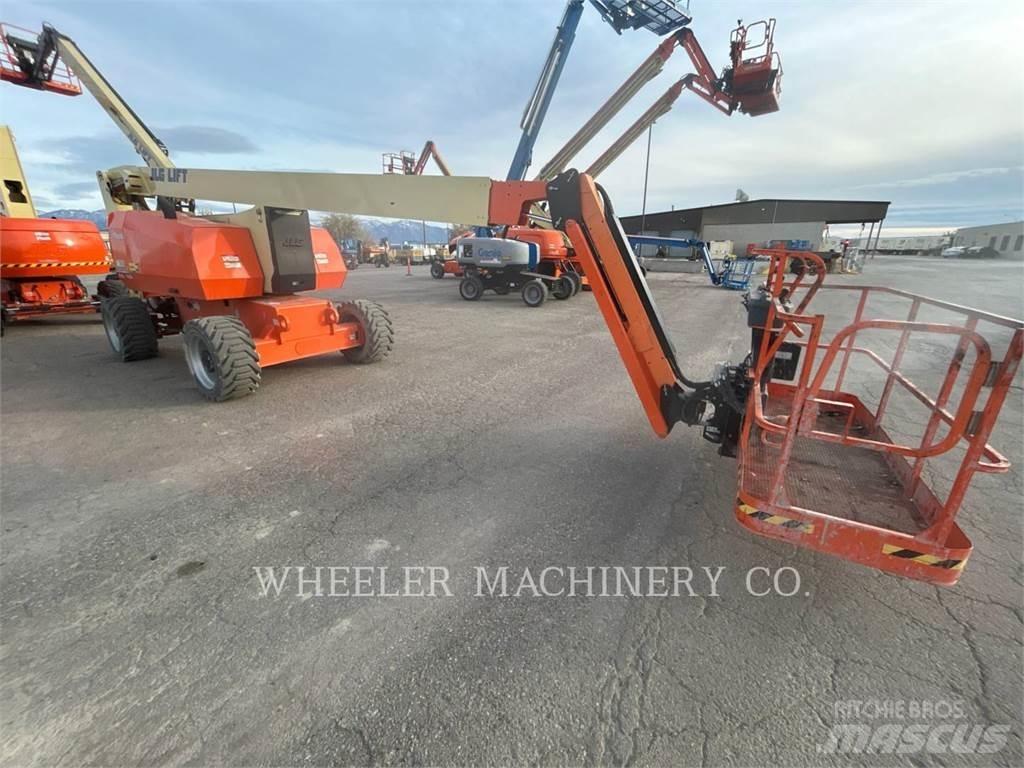 JLG 800AJ SP Iseliikuvad poomtõstukid