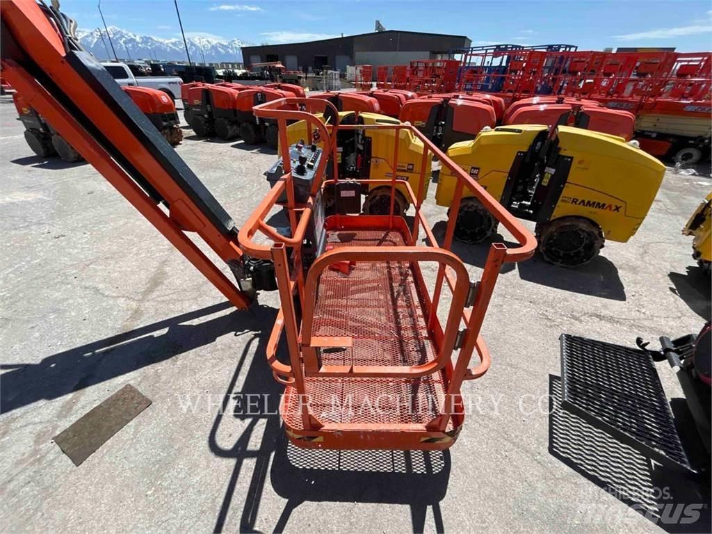 JLG 860SJ SP Iseliikuvad poomtõstukid