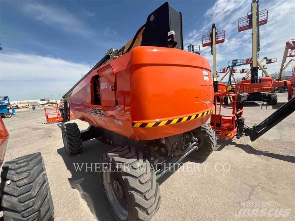 JLG 860SJ SP Iseliikuvad poomtõstukid