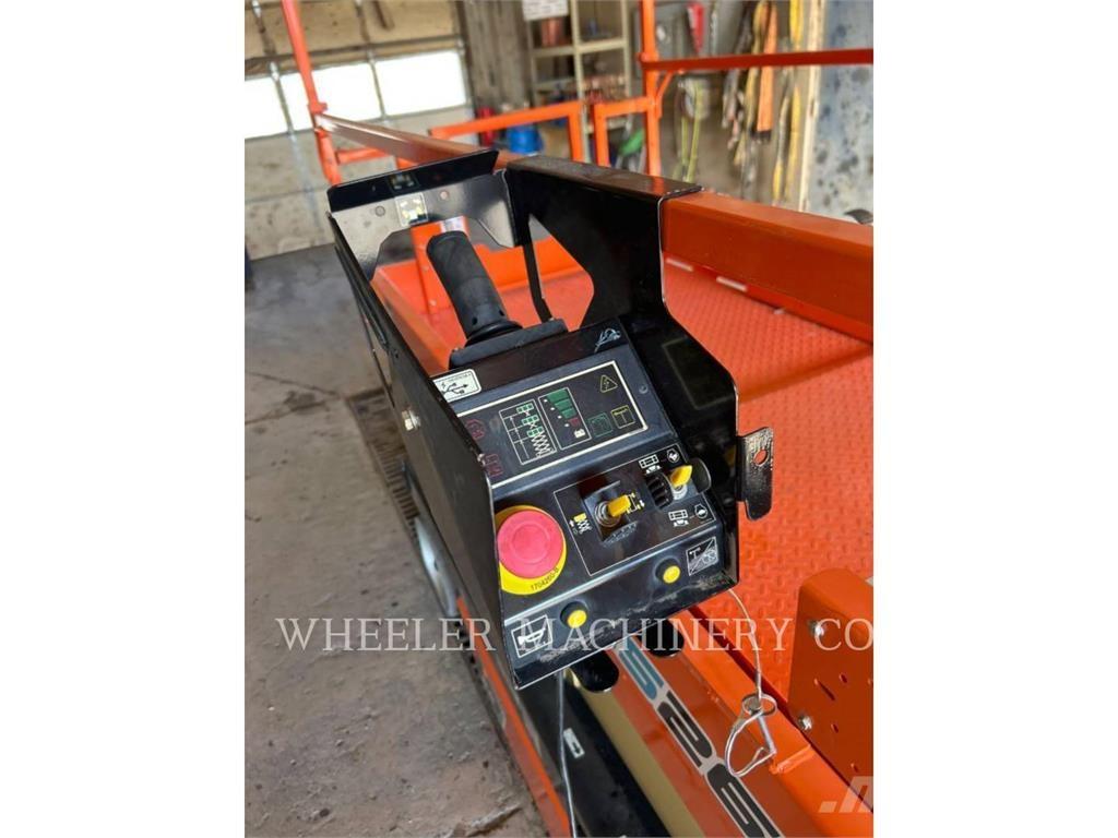 JLG ES2646 Käärtõstukid