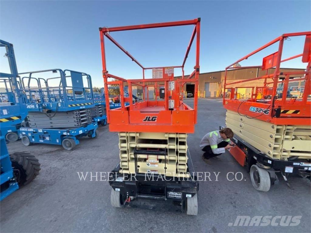JLG ES3246 Käärtõstukid