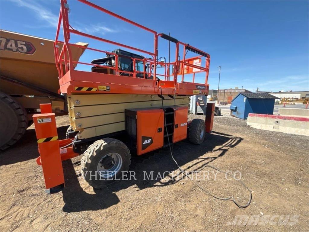 JLG RT4394 Käärtõstukid