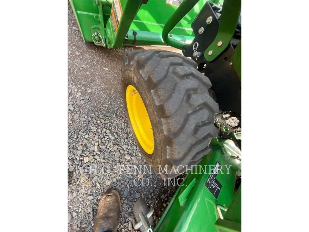 John Deere 2025R Traktorid