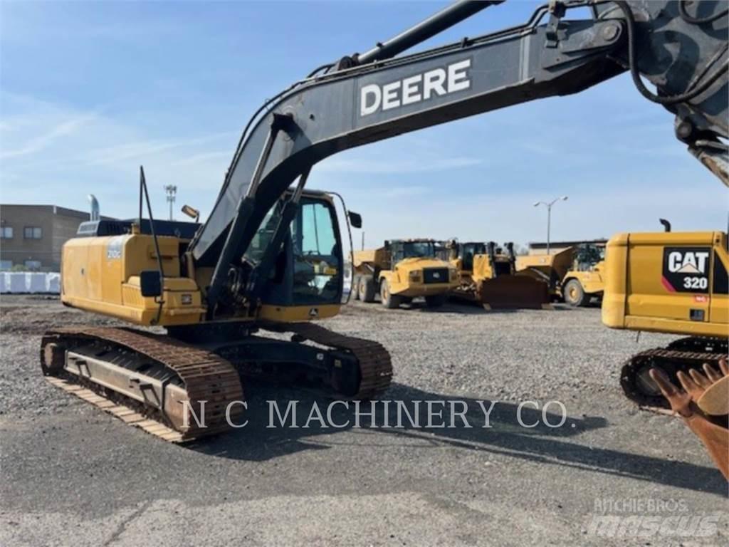 John Deere 210G Roomikekskavaatorid