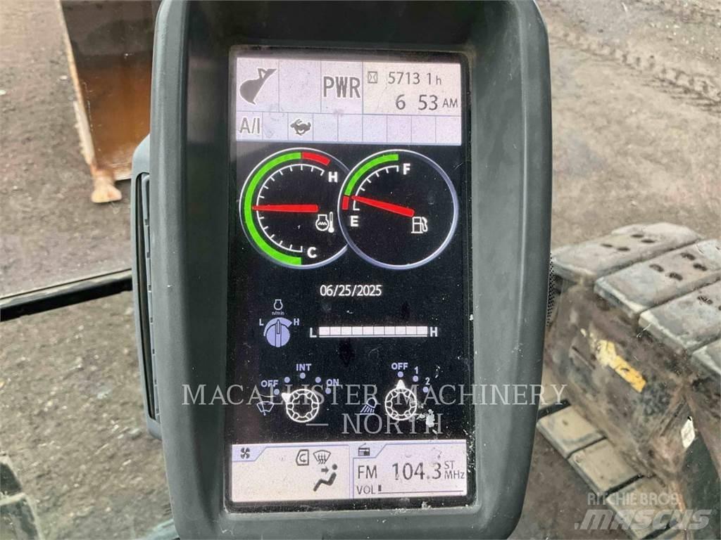 John Deere 210G Roomikekskavaatorid