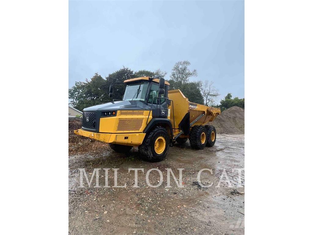 John Deere 260E Liigendraamiga pinnaseveokid