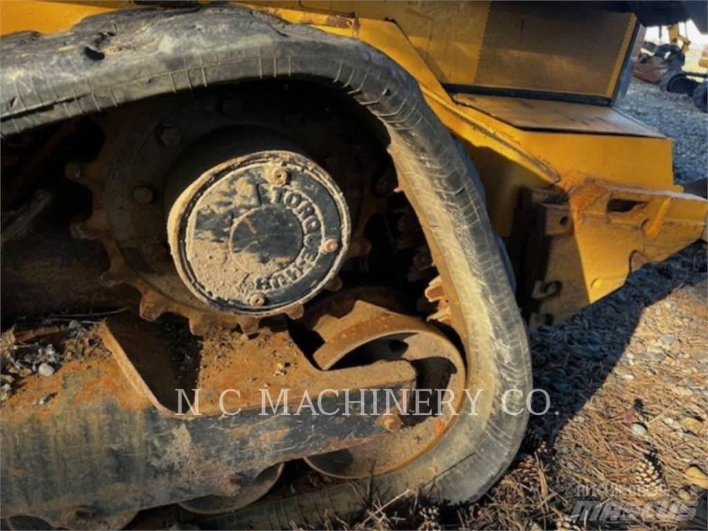 John Deere 331G Kompaktlaadurid