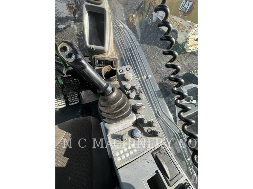 John Deere 3756G Metsatööks kohandatud traktorid