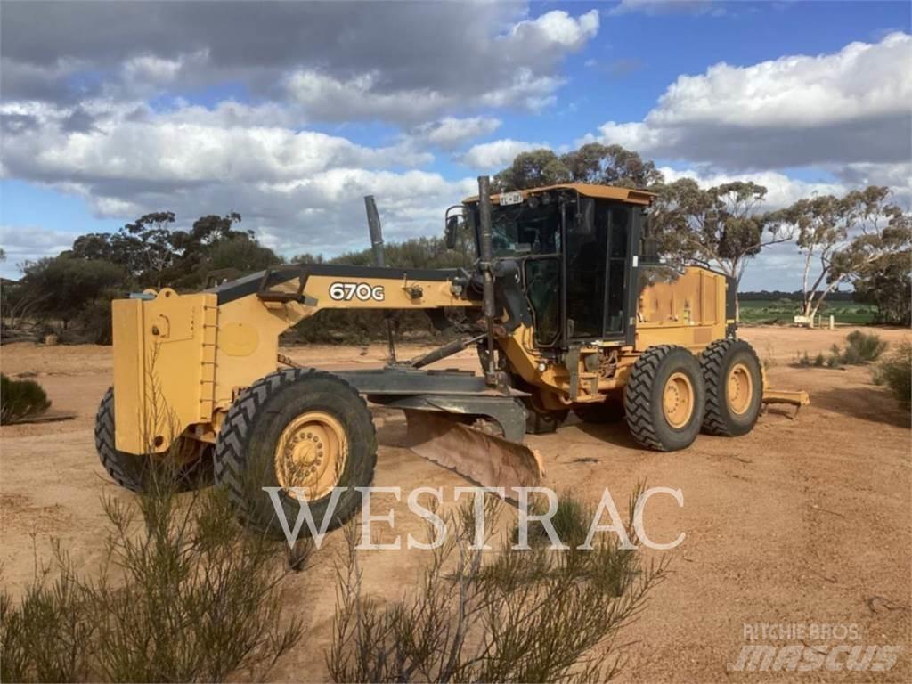 John Deere 670G Greiderid