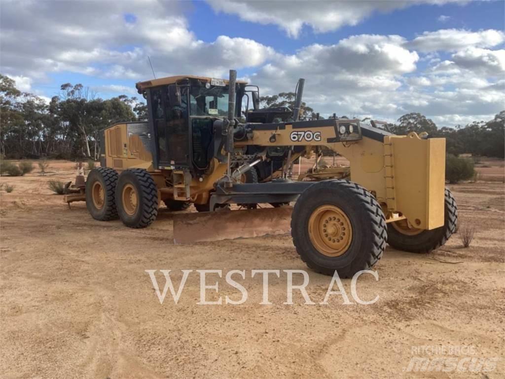 John Deere 670G Greiderid