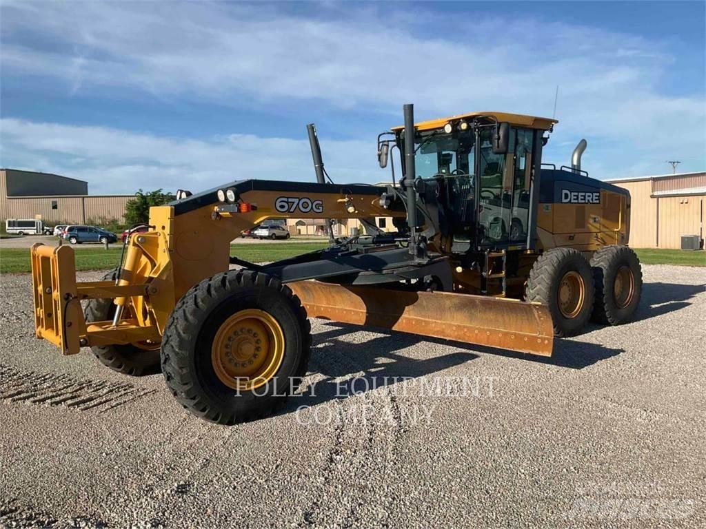 John Deere 670G Greiderid