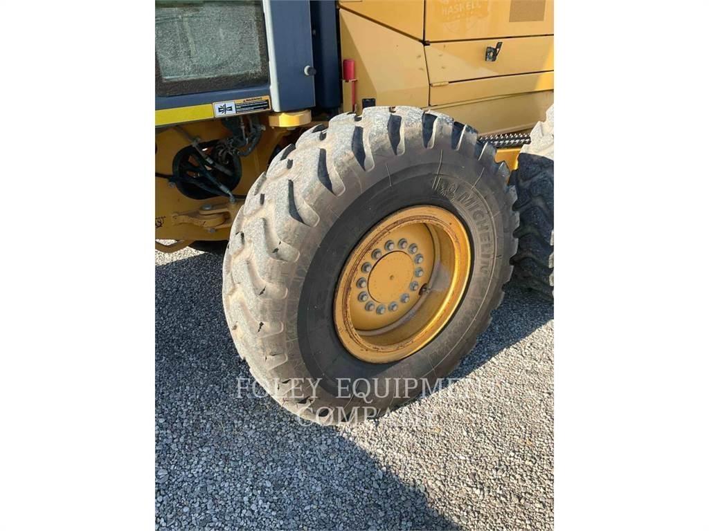 John Deere 670G Greiderid