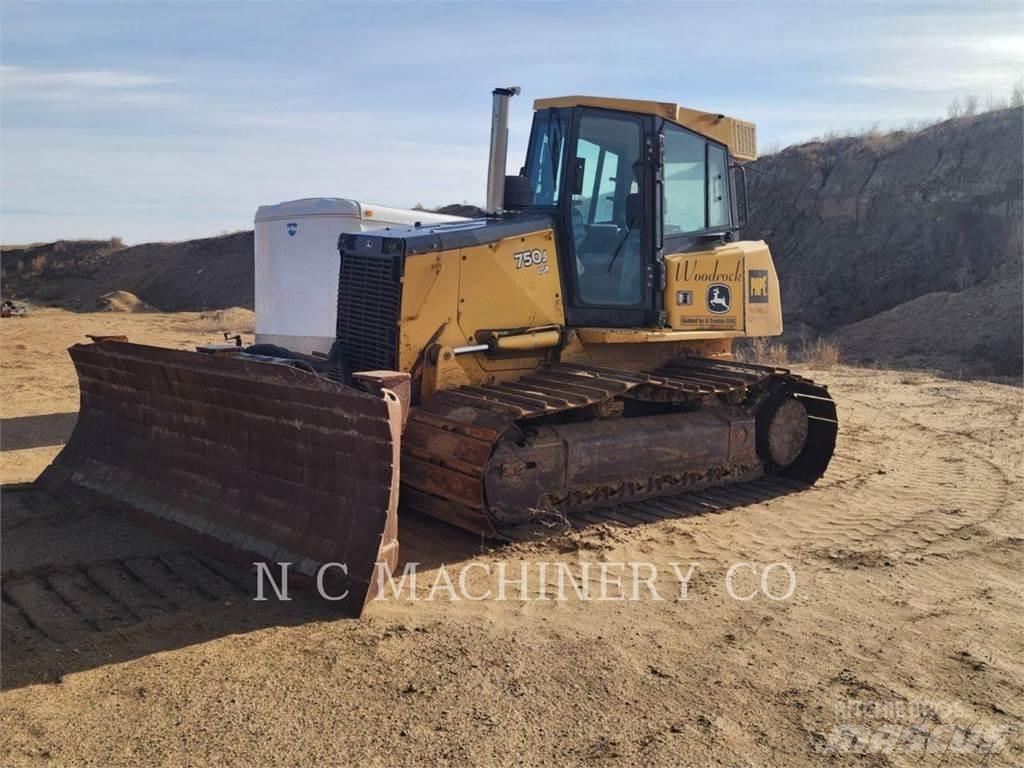 John Deere 750J LGP Buldooserid