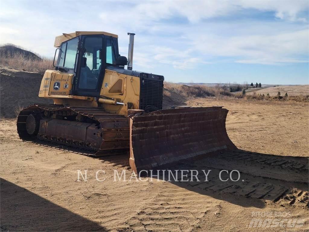 John Deere 750J LGP Buldooserid
