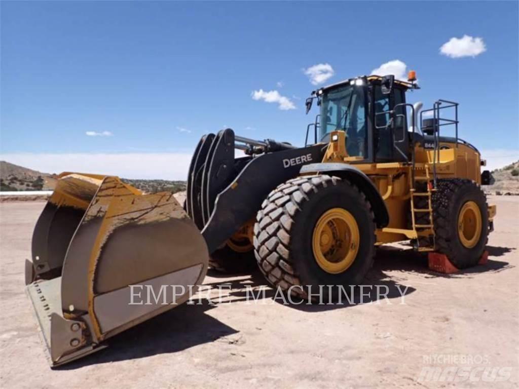 John Deere 844P Rataslaadurid