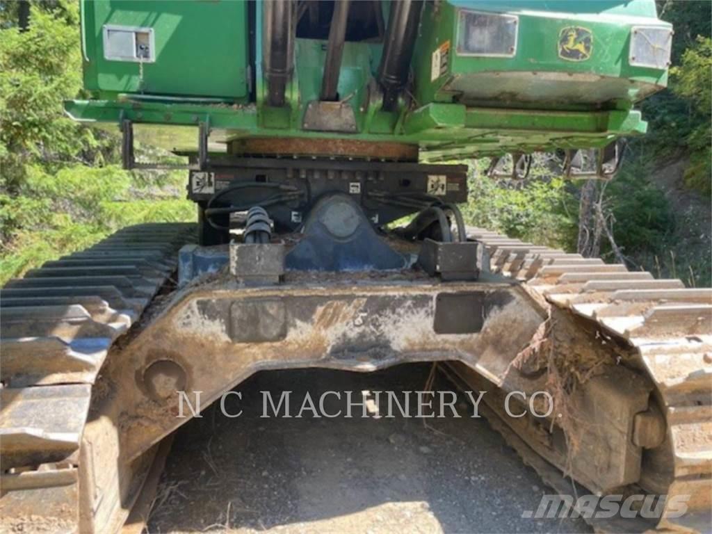 John Deere 959K Metsatööks kohandatud traktorid