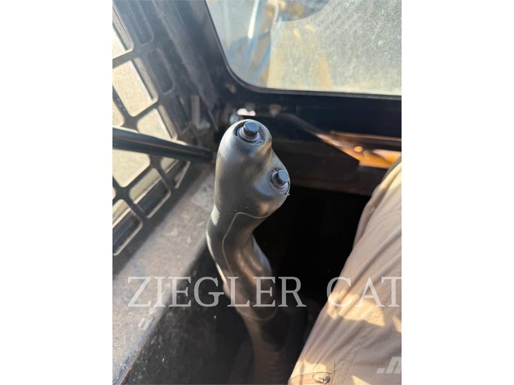 John Deere & CO. 270 Kompaktlaadurid