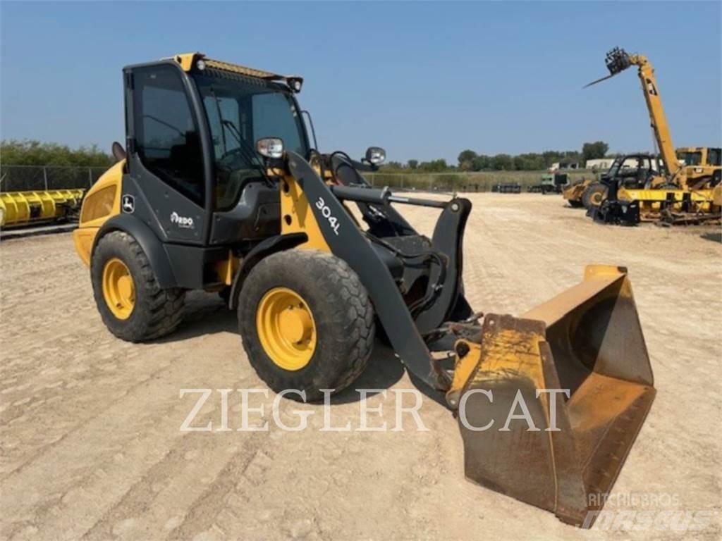 John Deere & CO. 304L Rataslaadurid