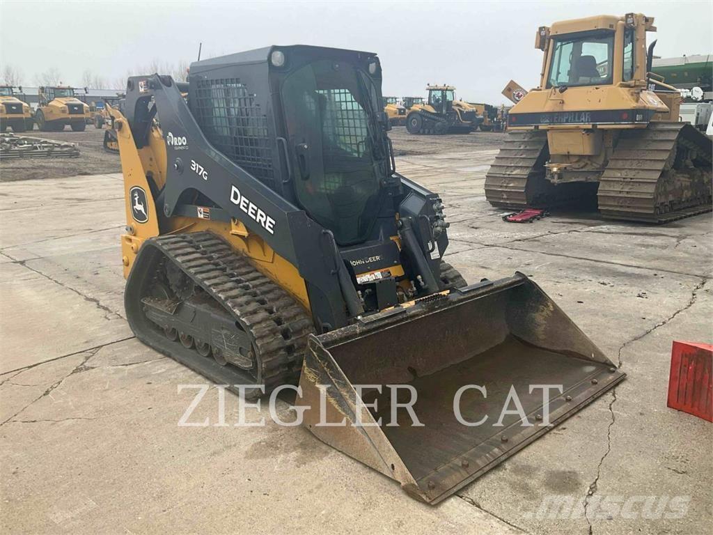 John Deere & CO. 317G Roomiklaadurid