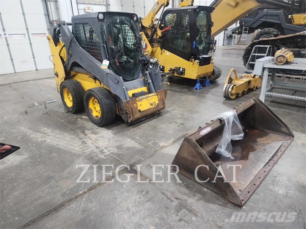 John Deere & CO. 318G Kompaktlaadurid