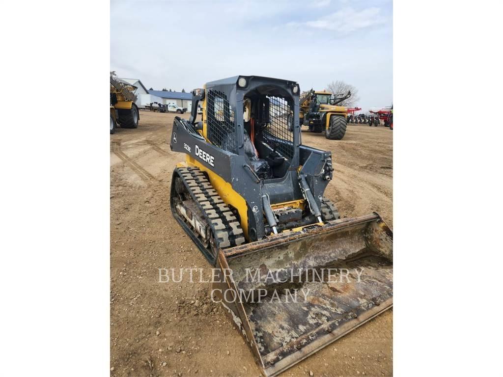 John Deere & CO. 323E Roomiklaadurid