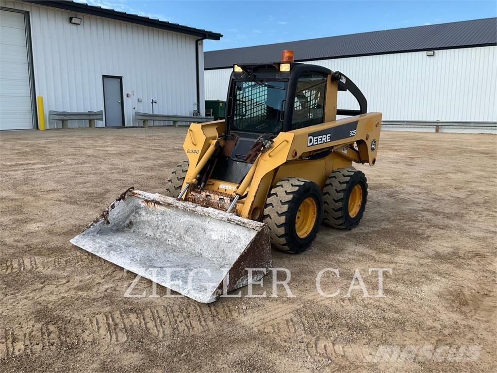 John Deere & CO. 325_AO Kompaktlaadurid
