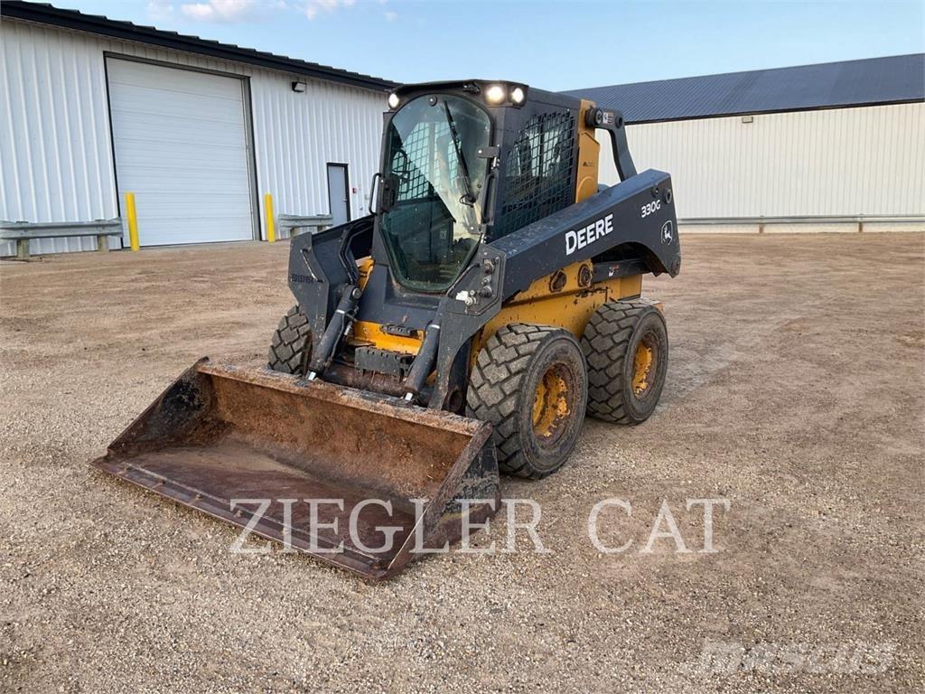 John Deere & CO. 330G Roomiklaadurid