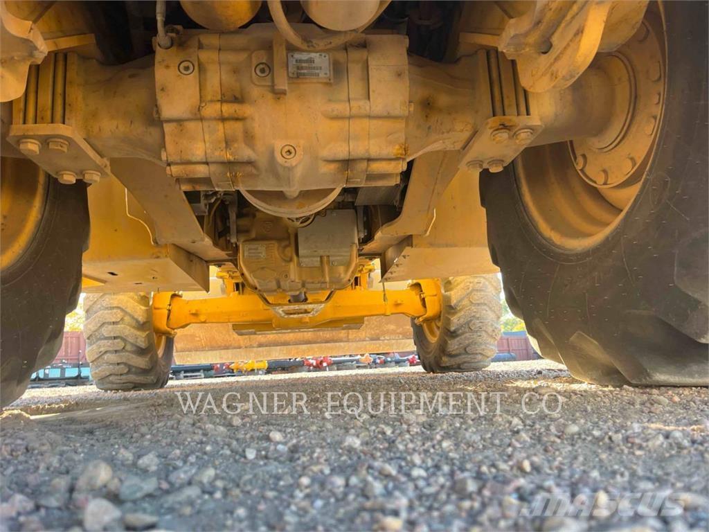 John Deere & CO. 410K TC Ekskavaatorlaadurid