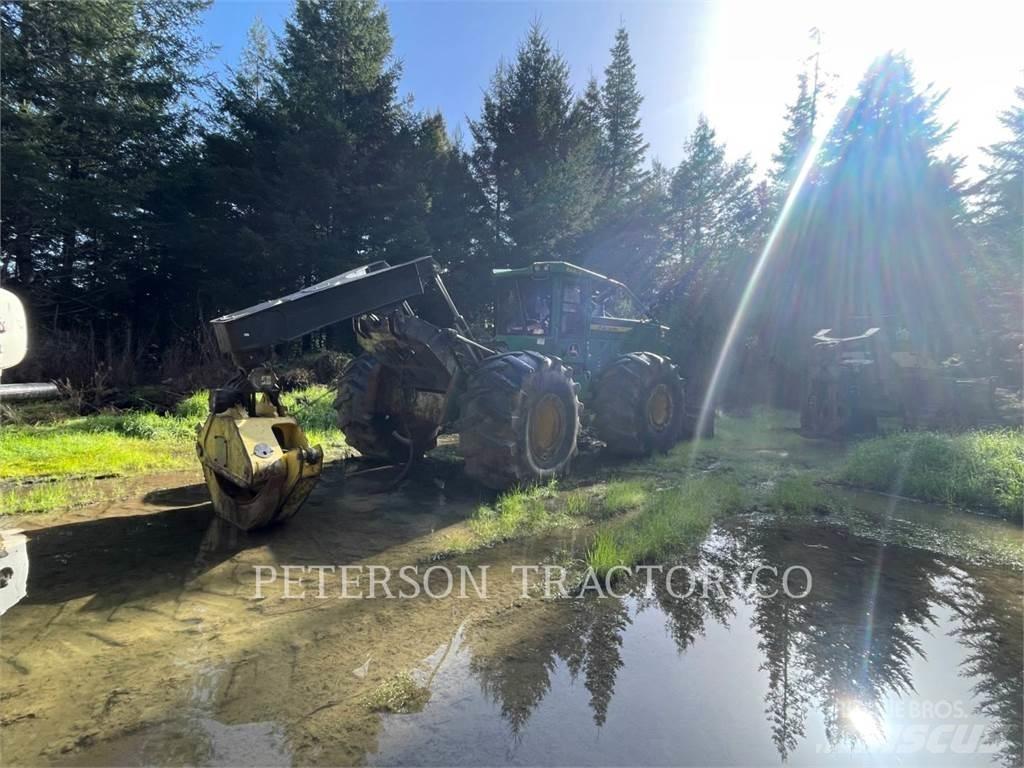 John Deere & CO. 648L Väljaveotraktorid