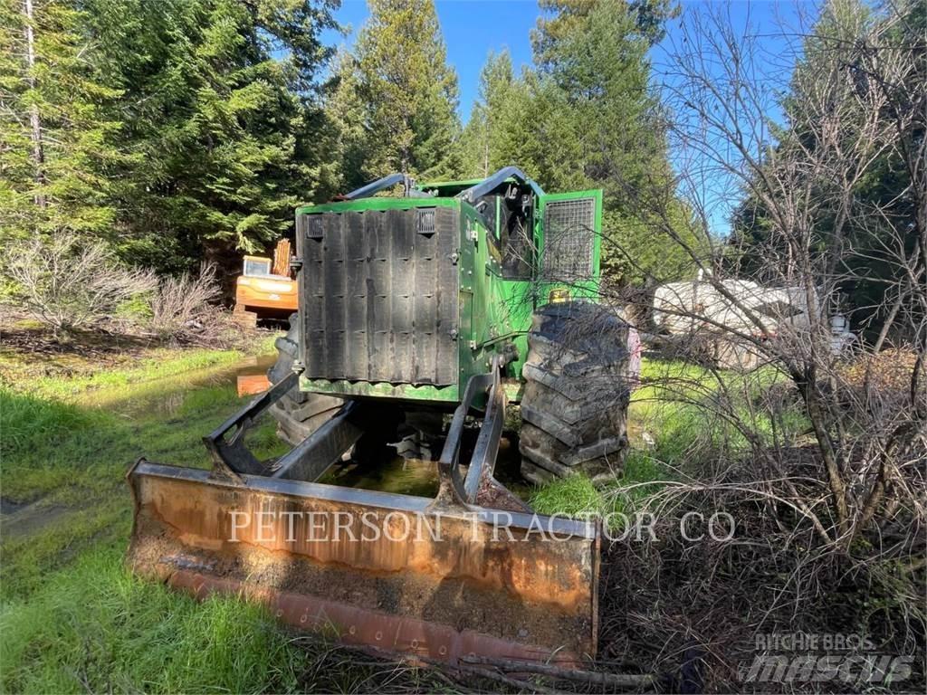 John Deere & CO. 648L Väljaveotraktorid
