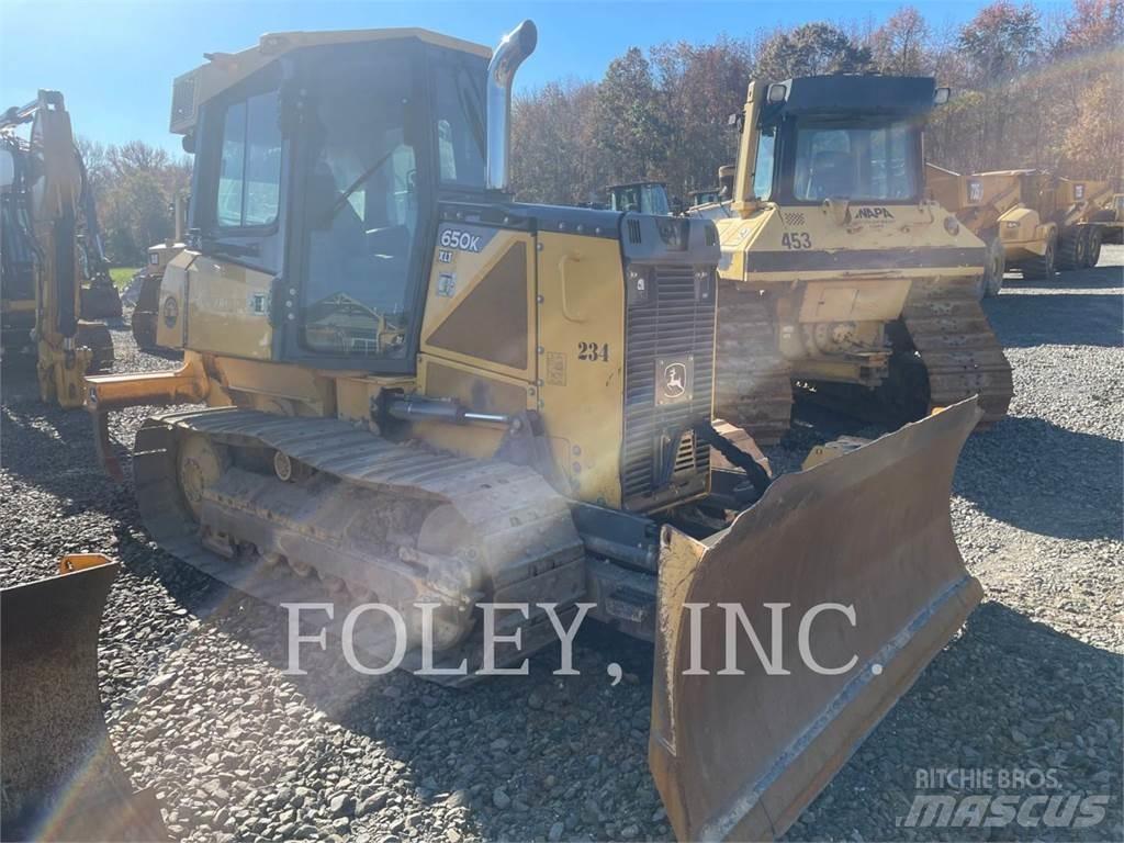 John Deere & CO. 650K Buldooserid