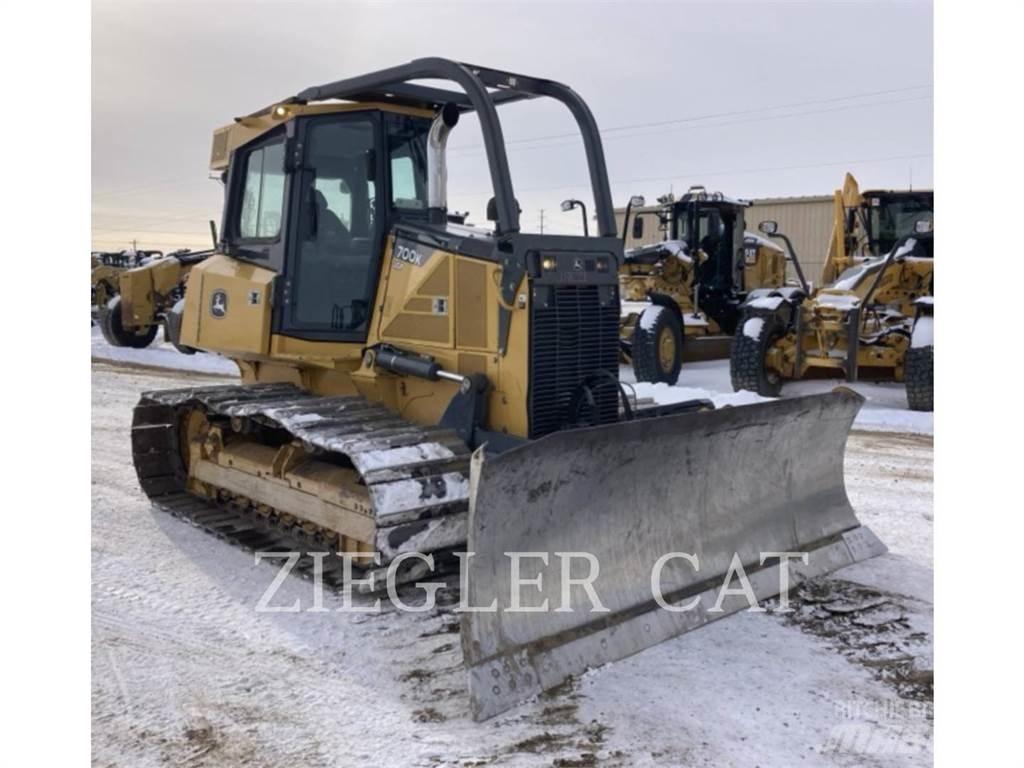 John Deere & CO. 700K Buldooserid