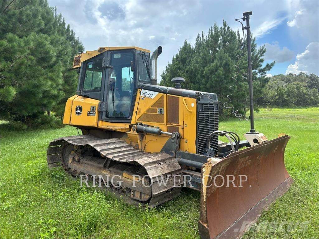 John Deere & CO. 700K Buldooserid