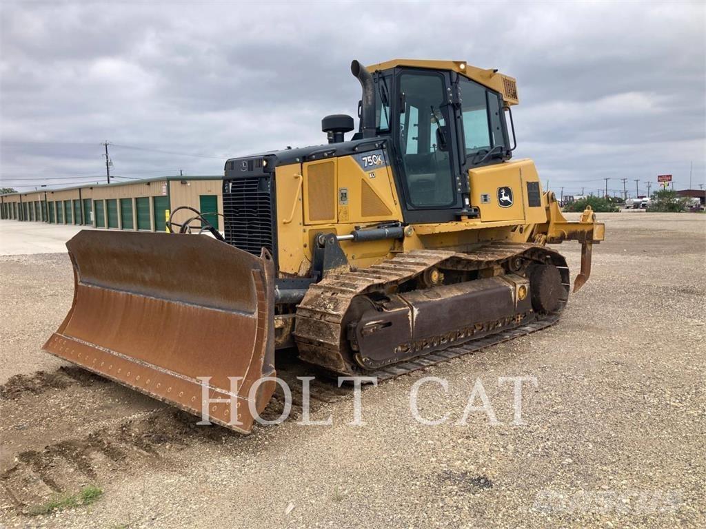 John Deere & CO. 750K Buldooserid